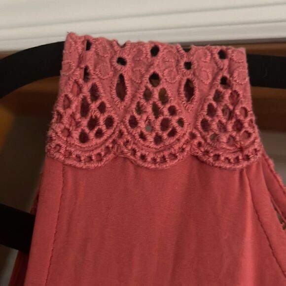 Fun Summer Dress with Lace Detail on Sleeves - Picture 3 of 12